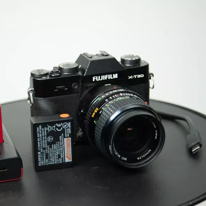 Panasonic Lumix Camera चार्ज कैसे करें